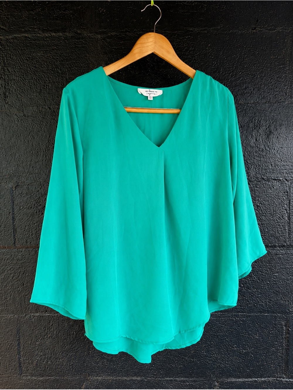 Michelle McDowell Like-New Green V-Neck Flowy Blouse size large
